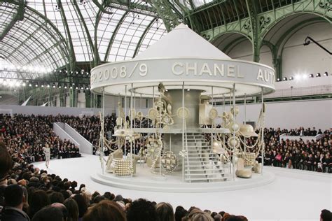 chanel show paris karl lagerfeld island|Karl Lagerfeld house sets.